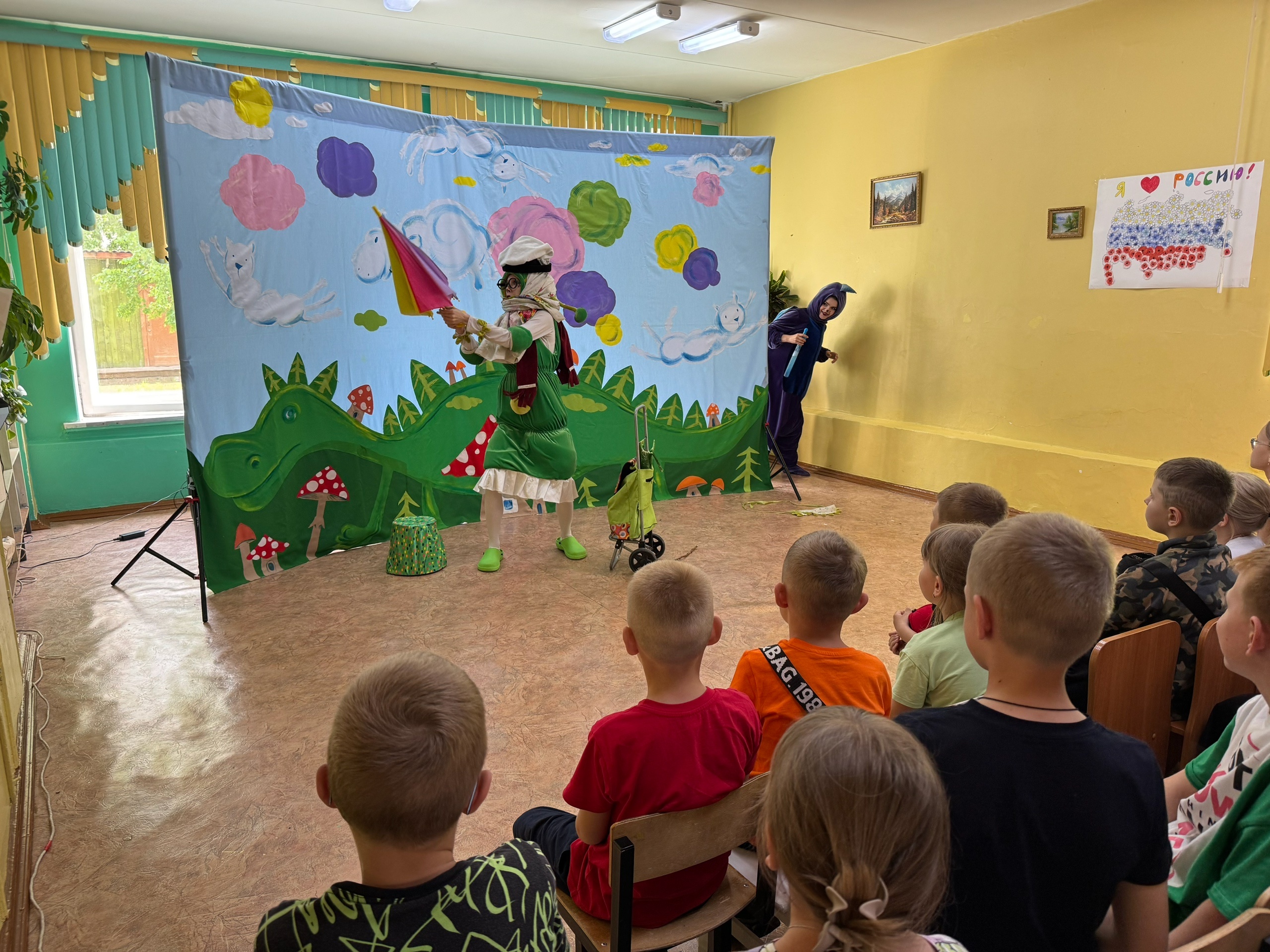 Волшебное представление в лагере!.